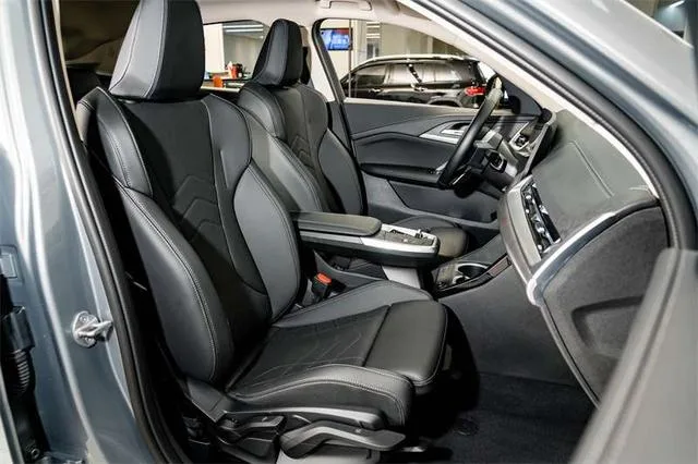 BMW X2 2024 sDrive25i M Sports suit interior photo 20 BMW X2 2024 sDrive25i M Sports suit interior photo 20
