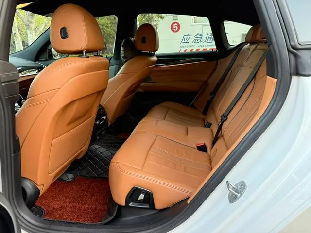BMW 6 Series GT 2021 630i M Sports suit interior photo 11
