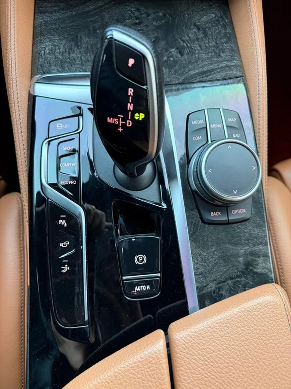 BMW 6 Series GT 2021 630i M Sports suit interior photo 14