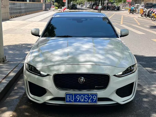 Jaguar XEL 2022 2.0T 200PS R-DYNAMIC Edición deportiva juvenil exterior foto 2 Jaguar XEL 2022 2.0T 200PS R-DYNAMIC Edición deportiva juvenil exterior foto 2