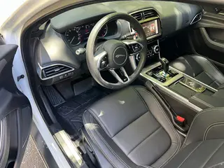 Jaguar XEL 2022 2.0T 200PS R-DYNAMIC Edición deportiva juvenil exterior foto 8 Jaguar XEL 2022 2.0T 200PS R-DYNAMIC Edición deportiva juvenil exterior foto 8