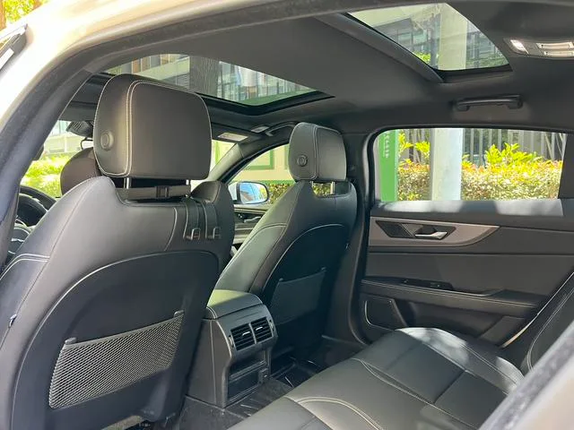 Jaguar XEL 2022 2.0T 200PS R-DYNAMIC Edición deportiva juvenil interior foto 12 Jaguar XEL 2022 2.0T 200PS R-DYNAMIC Edición deportiva juvenil interior foto 12