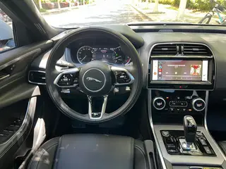 Jaguar XEL 2022 2.0T 200PS R-DYNAMIC Edición deportiva juvenil interior foto 14 Jaguar XEL 2022 2.0T 200PS R-DYNAMIC Edición deportiva juvenil interior foto 14