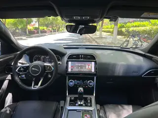 Jaguar XEL 2022 2.0T 200PS R-DYNAMIC Edición deportiva juvenil interior foto 15 Jaguar XEL 2022 2.0T 200PS R-DYNAMIC Edición deportiva juvenil interior foto 15