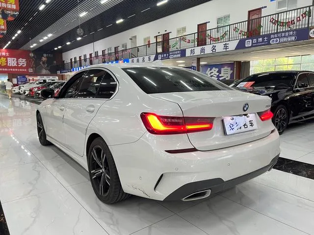 BMW 3 Series 2021 325i M Sports suit exterior photo 3