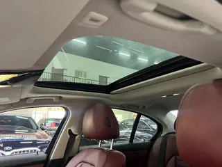 BMW 3 Series 2021 325i M Sports suit interior photo 14