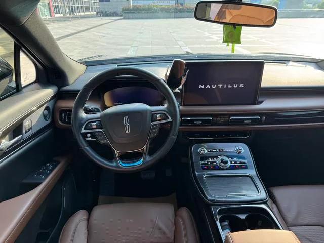 Lincoln Nautilus 2021 2.7T Edición Zunyao con tracción en las cuatro ruedas exterior foto 10 Lincoln Nautilus 2021 2.7T Edición Zunyao con tracción en las cuatro ruedas exterior foto 10