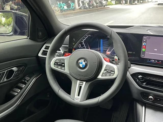BMW 3 Series 2025 330Li Premium Class M Sports Night Suit interior photo 11 BMW 3 Series 2025 330Li Premium Class M Sports Night Suit interior photo 11