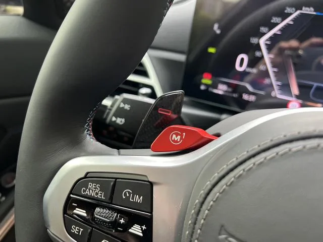 BMW 3 Series 2025 330Li Premium Class M Sports Night Suit interior photo 15 BMW 3 Series 2025 330Li Premium Class M Sports Night Suit interior photo 15
