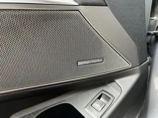 BMW 3 Series 2025 330Li Premium Class M Sports Night Suit interior photo 16 BMW 3 Series 2025 330Li Premium Class M Sports Night Suit interior photo 16