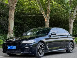 BMW 5 Series 2022 525Li M Conjunto deportivo exterior foto 1 BMW 5 Series 2022 525Li M Conjunto deportivo exterior foto 1