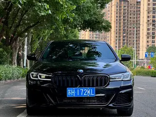 BMW 5 Series 2022 525Li M Conjunto deportivo exterior foto 2 BMW 5 Series 2022 525Li M Conjunto deportivo exterior foto 2