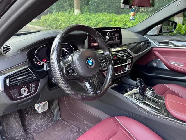 BMW 5 Series 2022 525Li M Conjunto deportivo exterior foto 9 BMW 5 Series 2022 525Li M Conjunto deportivo exterior foto 9