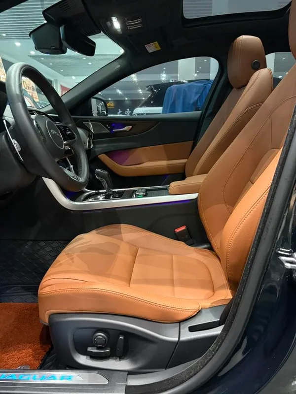 Jaguar XEL 2024 2.0T 250PS R-DYNAMIC S Yao Black Sports Edition interior photo 6 Jaguar XEL 2024 2.0T 250PS R-DYNAMIC S Yao Black Sports Edition interior photo 6