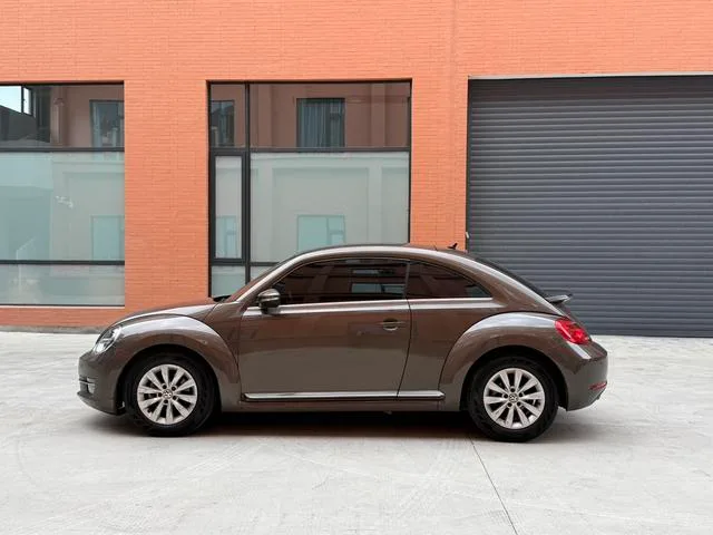 Volkswagen Beetle 2014 1.4TSI Fashionable exterior photo 6 Volkswagen Beetle 2014 1.4TSI Fashionable exterior photo 6
