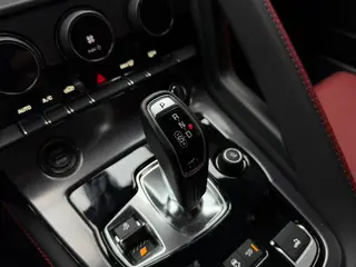 Jaguar F-TYPE 2024 P300 75 Anniversary Collection Convertible Edition interior photo 13 Jaguar F-TYPE 2024 P300 75 Anniversary Collection Convertible Edition interior photo 13