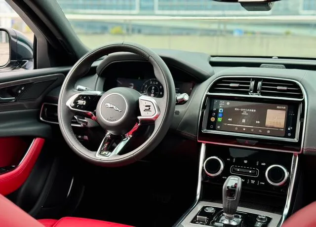 Jaguar XEL 2022 2.0T 250PS R-DYNAMIC S Enterprising Sports Edition interior photo 8 Jaguar XEL 2022 2.0T 250PS R-DYNAMIC S Enterprising Sports Edition interior photo 8