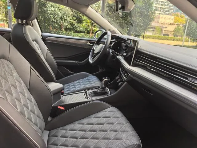 Volkswagen Tayron 2025 Tayron L 380TSI Lujo con tracción en las cuatro ruedas Easy Bolsa interior foto 7 Volkswagen Tayron 2025 Tayron L 380TSI Lujo con tracción en las cuatro ruedas Easy Bolsa interior foto 7
