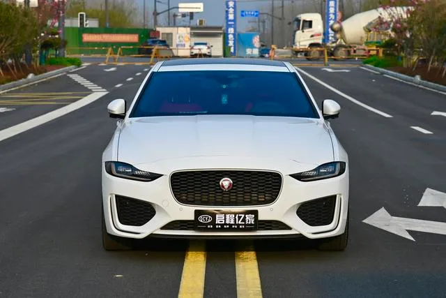 Jaguar XEL 2024 2.0T 250PS R-DYNAMIC S Enterprising Sports Edition exterior photo 2 Jaguar XEL 2024 2.0T 250PS R-DYNAMIC S Enterprising Sports Edition exterior photo 2