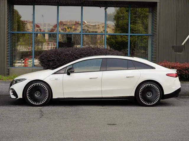 Mercedes-Benz EQS AMG 2022 AMG EQS 53 4MATIC exterior foto 3 Mercedes-Benz EQS AMG 2022 AMG EQS 53 4MATIC exterior foto 3