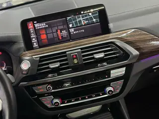 BMW X3 2021 Restyling xDrive28i M Sports suit interior photo 14