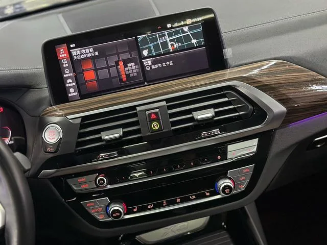 BMW X3 2021 Restyling xDrive28i M Sports suit interior photo 14