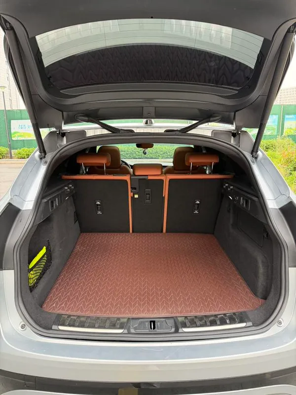 Jaguar F-PACE 2021 250PS R-Dynamic S interior photo 13 Jaguar F-PACE 2021 250PS R-Dynamic S interior photo 13