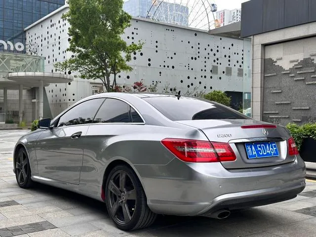 Mercedes-Benz E-Class (Imported) 2012 E 200 CGI Coupe extérieur photo 4