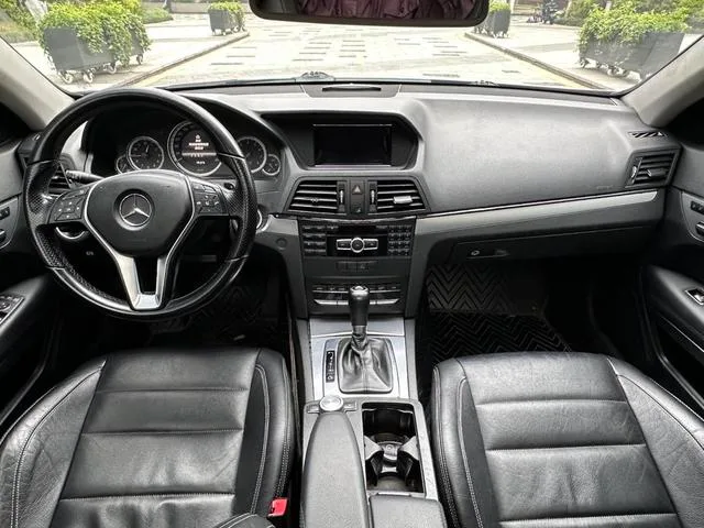 Mercedes-Benz E-Class (Imported) 2012 E 200 CGI Coupe intérieur photo 9