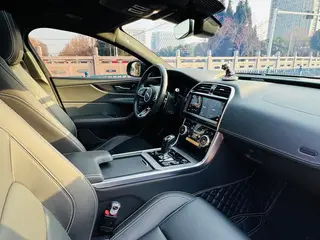 Jaguar XEL 2023 2.0T 250PS R-DYNAMIC S Предприимчивое спортивное издание интерьер фото 11