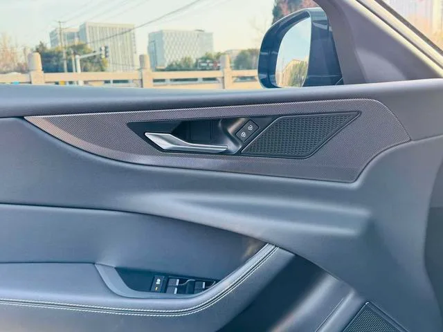 Jaguar XEL 2023 2.0T 250PS R-DYNAMIC S Предприимчивое спортивное издание интерьер фото 15