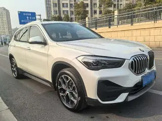 BMW X1 2022 sDrive25Li Líder exterior foto 3 BMW X1 2022 sDrive25Li Líder exterior foto 3
