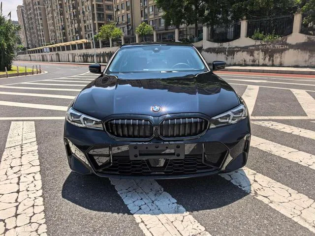 BMW 3 Series 2026 330Li M Спортивный ночной костюм экстерьер фото 2