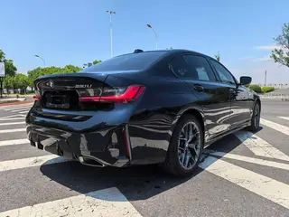 BMW 3 Series 2026 330Li M Спортивный ночной костюм интерьер фото 9