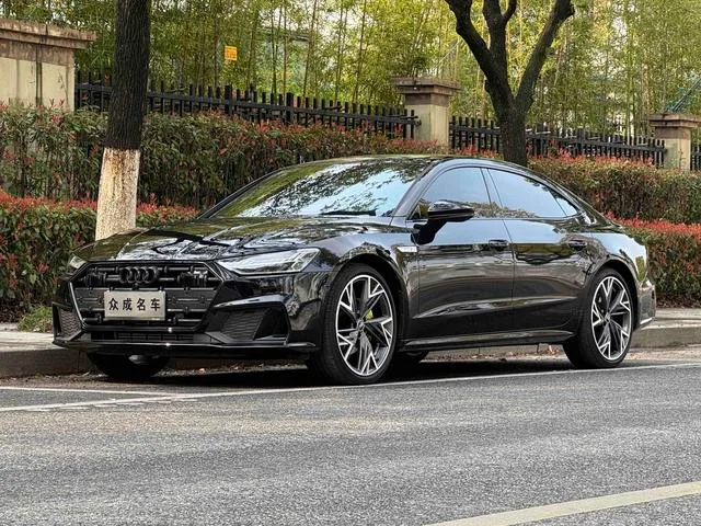 Audi A7L 2024 45 TFSI quattro Edición Black Samurai exterior foto 1 Audi A7L 2024 45 TFSI quattro Edición Black Samurai exterior foto 1