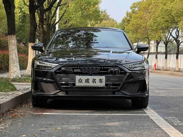 Audi A7L 2024 45 TFSI quattro Edición Black Samurai exterior foto 2 Audi A7L 2024 45 TFSI quattro Edición Black Samurai exterior foto 2