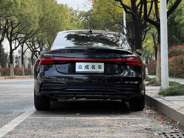 Audi A7L 2024 45 TFSI quattro Edición Black Samurai exterior foto 5 Audi A7L 2024 45 TFSI quattro Edición Black Samurai exterior foto 5