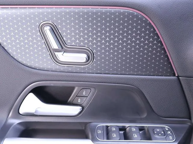 Mercedes-Benz GLB 2025 GLB 220 Type dynamique intérieur photo 18 Mercedes-Benz GLB 2025 GLB 220 Type dynamique intérieur photo 18