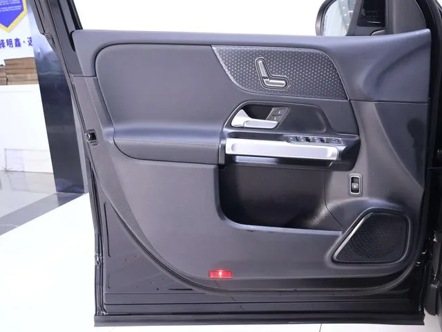 Mercedes-Benz GLB 2025 GLB 220 Type dynamique intérieur photo 19 Mercedes-Benz GLB 2025 GLB 220 Type dynamique intérieur photo 19