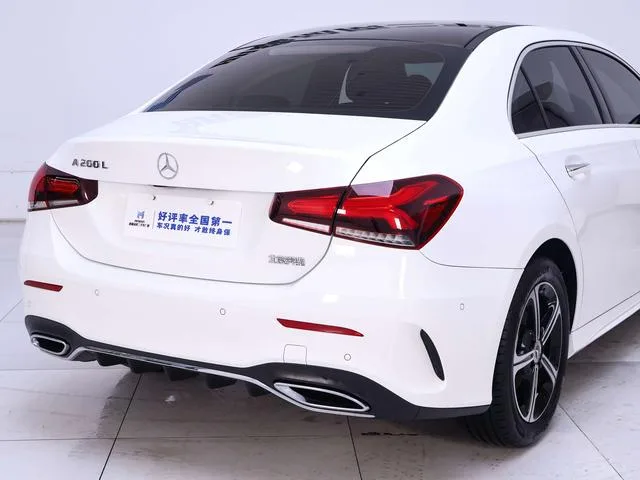 Mercedes-Benz A-Class 2022 Deuxième lifting A 200 L Voiture de sport version mode extérieur photo 9 Mercedes-Benz A-Class 2022 Deuxième lifting A 200 L Voiture de sport version mode extérieur photo 9