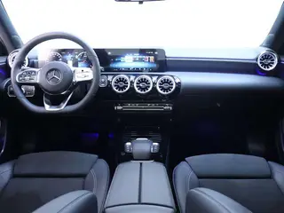 Mercedes-Benz A-Class 2022 Deuxième lifting A 200 L Voiture de sport version mode intérieur photo 14 Mercedes-Benz A-Class 2022 Deuxième lifting A 200 L Voiture de sport version mode intérieur photo 14