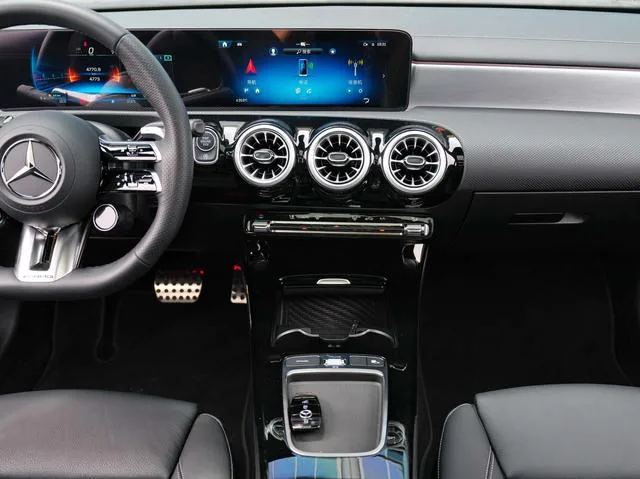 Mercedes-Benz A-Class AMG 2025 AMG A 35 L 4MATIC interior photo 9 Mercedes-Benz A-Class AMG 2025 AMG A 35 L 4MATIC interior photo 9