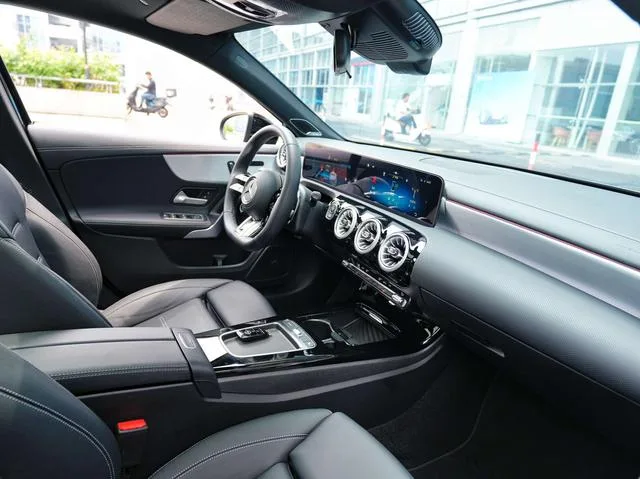 Mercedes-Benz A-Class AMG 2025 AMG A 35 L 4MATIC interior photo 10 Mercedes-Benz A-Class AMG 2025 AMG A 35 L 4MATIC interior photo 10