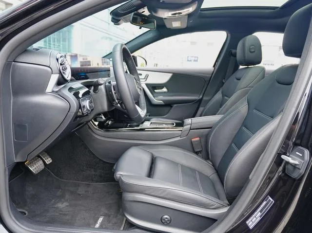 Mercedes-Benz A-Class AMG 2025 AMG A 35 L 4MATIC interior photo 12 Mercedes-Benz A-Class AMG 2025 AMG A 35 L 4MATIC interior photo 12