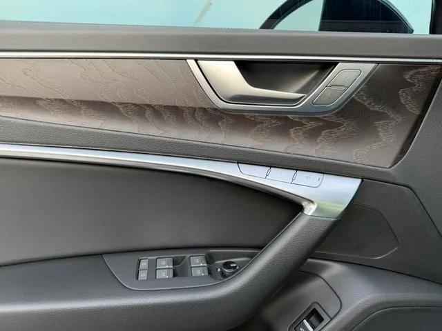Audi A6L 2023 45 TFSI quattro Elegante y elegante exterior foto 9