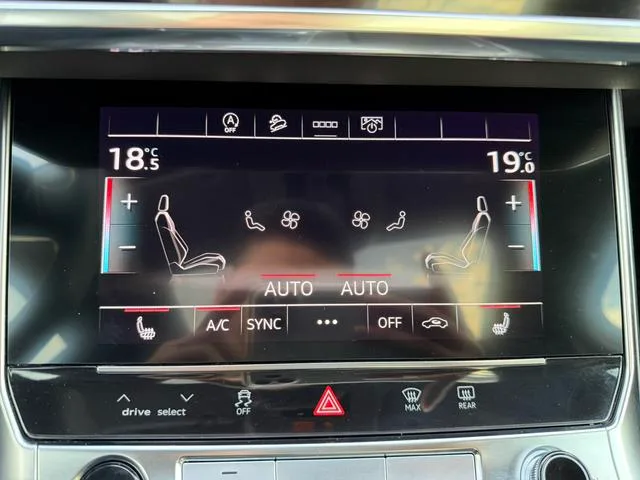 Audi A6L 2023 45 TFSI quattro Elegante y elegante interior foto 14