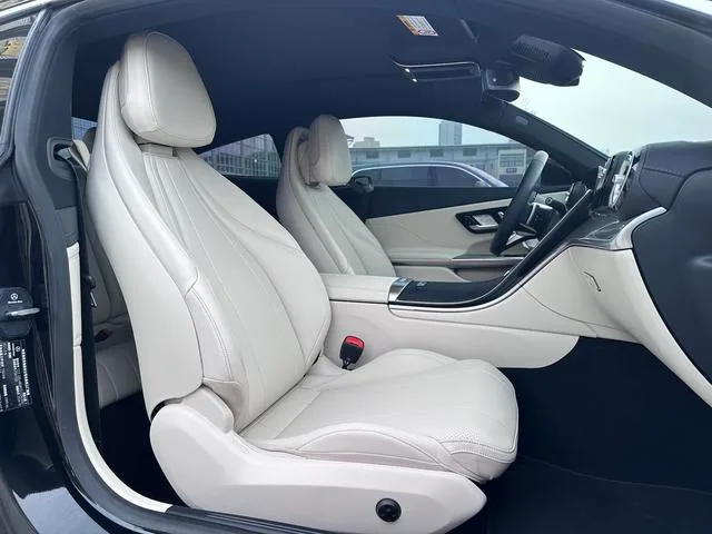 Mercedes-Benz CLE 2025 CLE 260 Coupé extérieur photo 8 Mercedes-Benz CLE 2025 CLE 260 Coupé extérieur photo 8