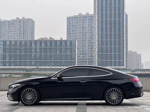 Mercedes-Benz CLE 2025 CLE 260 Coupé intérieur photo 10 Mercedes-Benz CLE 2025 CLE 260 Coupé intérieur photo 10