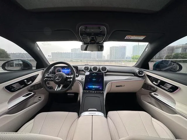 Mercedes-Benz CLE 2025 CLE 260 Coupé intérieur photo 12 Mercedes-Benz CLE 2025 CLE 260 Coupé intérieur photo 12