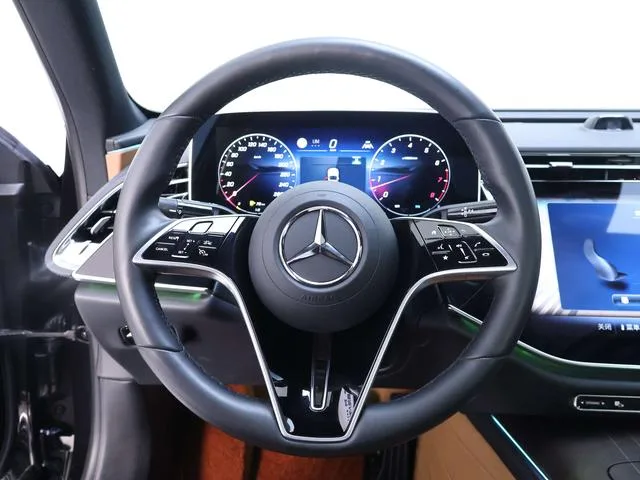 Mercedes-Benz E-Class 2024 E 300 L Luxury type Passenger car interior photo 17 Mercedes-Benz E-Class 2024 E 300 L Luxury type Passenger car interior photo 17